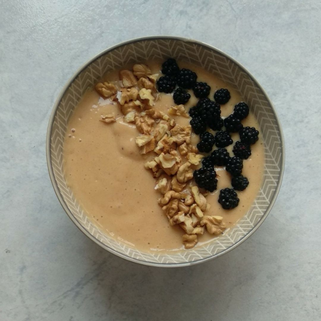 Smoothie de nectarina y mango. Smoothie de nectarina y mango.