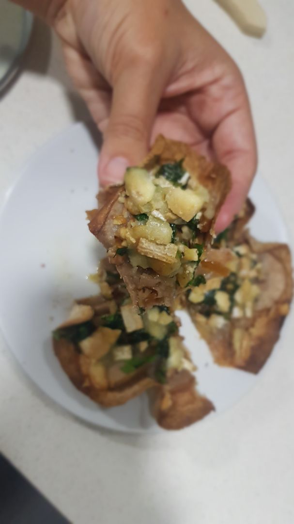 Galette de pera, queso de cabra, nueces y espinacas Paso 0 Galette de pera, queso de cabra, nueces y espinacas Paso 0