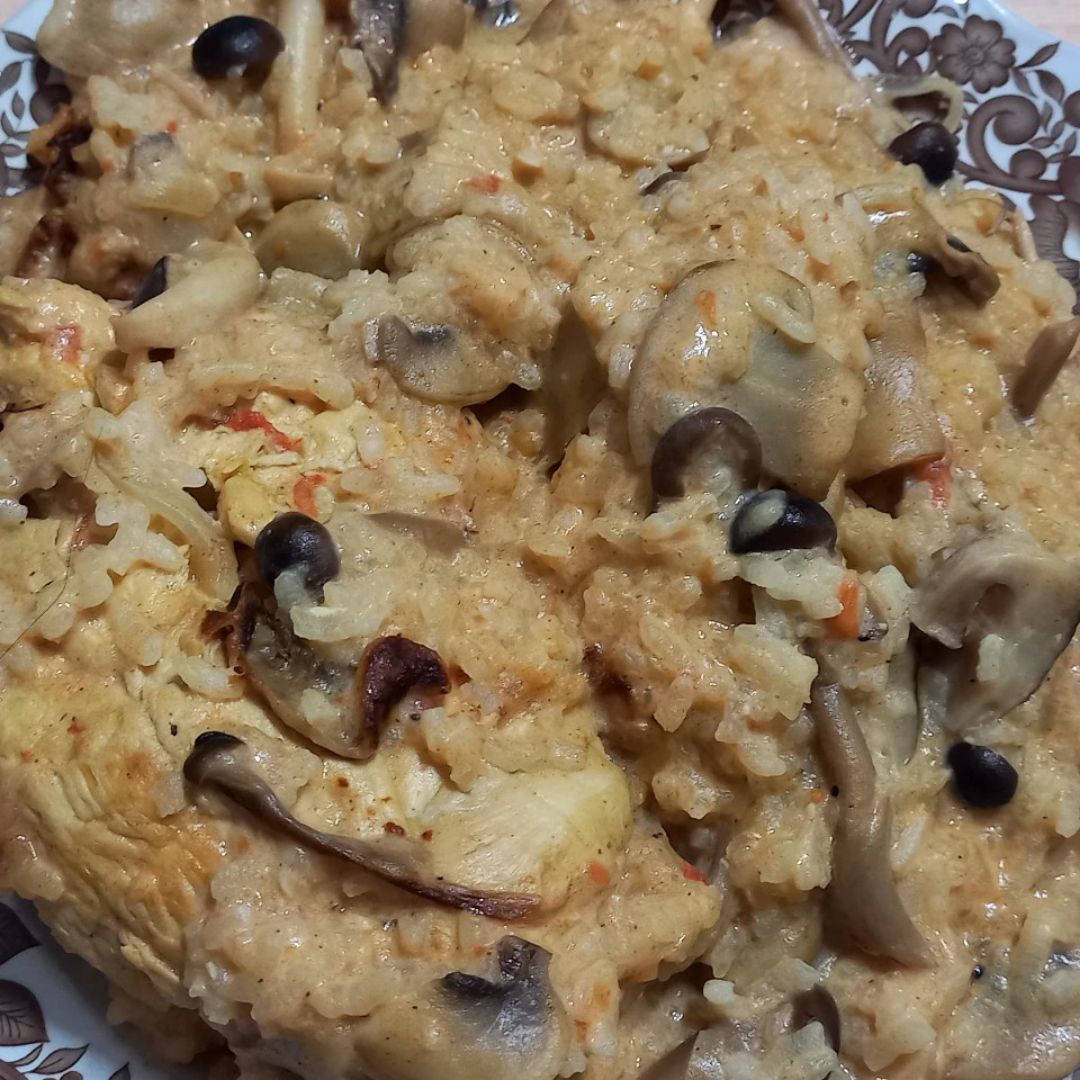 Pollo strogonoff con arroz Pollo strogonoff con arroz