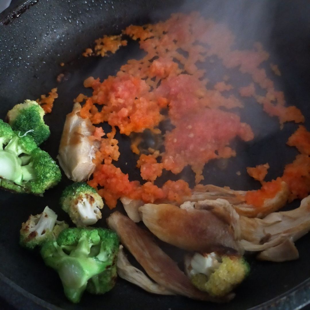 Arroz con pollo, brocoli curry y tomillo Paso 3 Arroz con pollo, brocoli curry y tomillo Paso 3