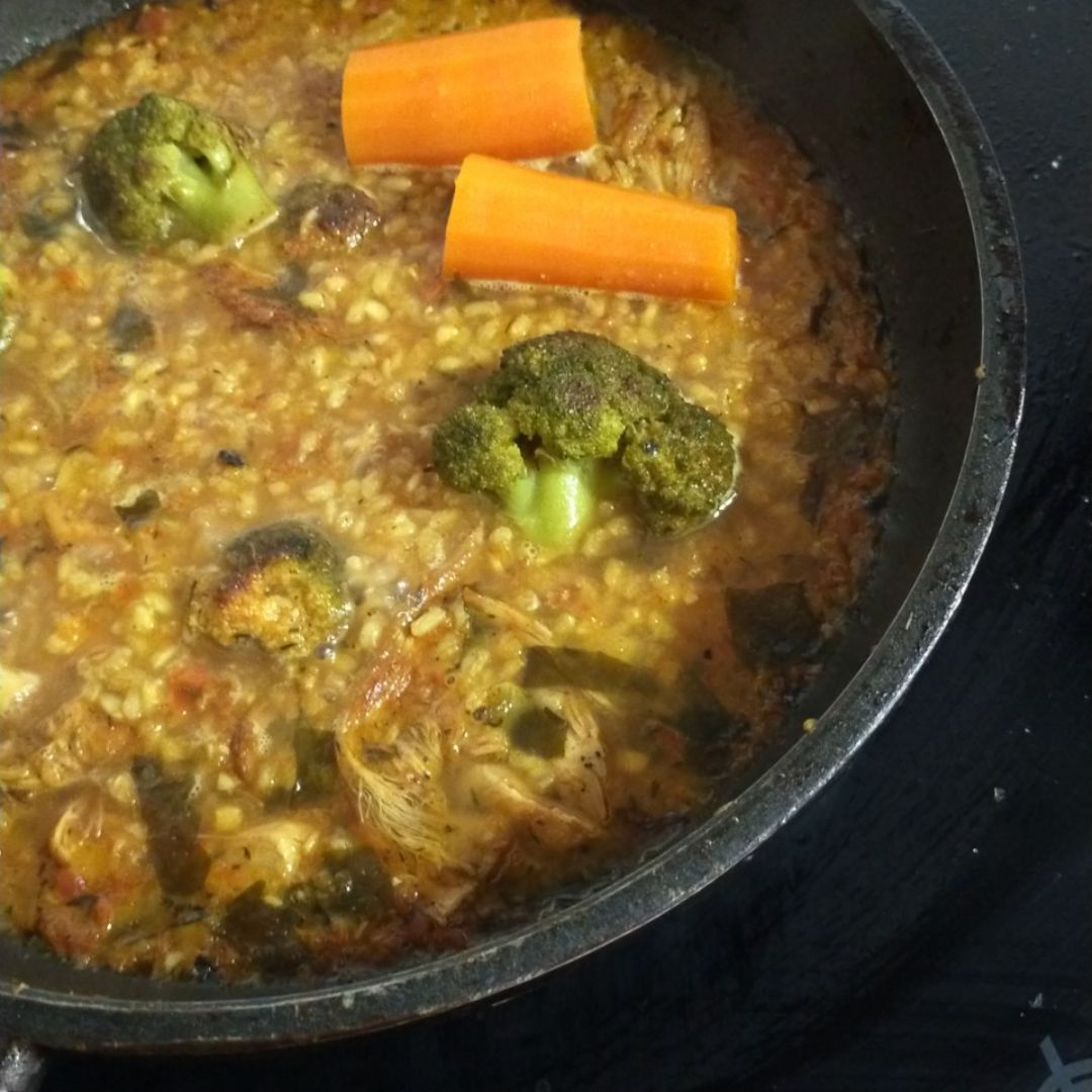 Arroz con pollo, brocoli curry y tomillo Paso 7 Arroz con pollo, brocoli curry y tomillo Paso 7