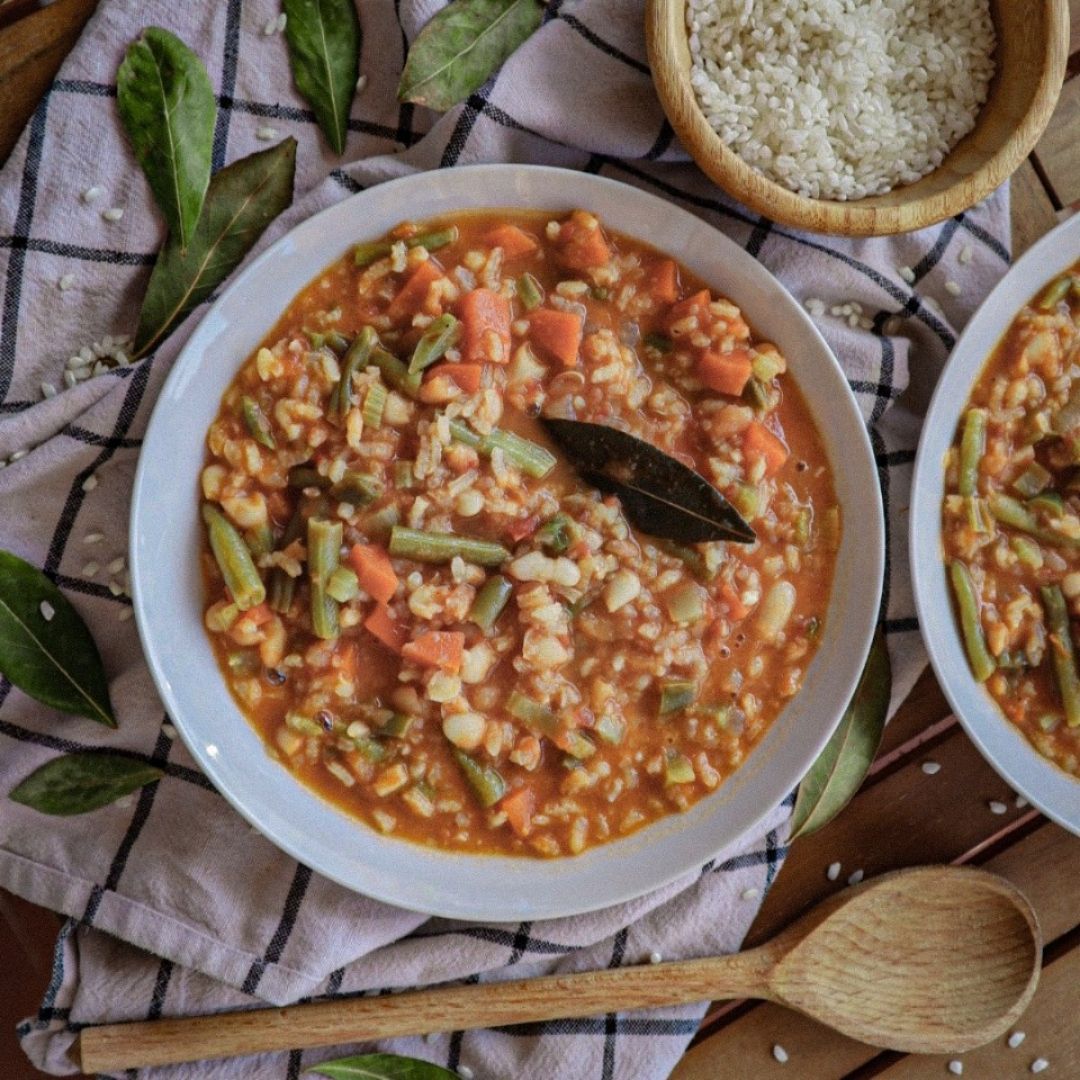 Arroz meloso con verduras y alubias