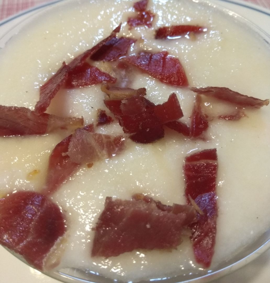 Crema de melón con jamón serrano Crema de melón con jamón serrano