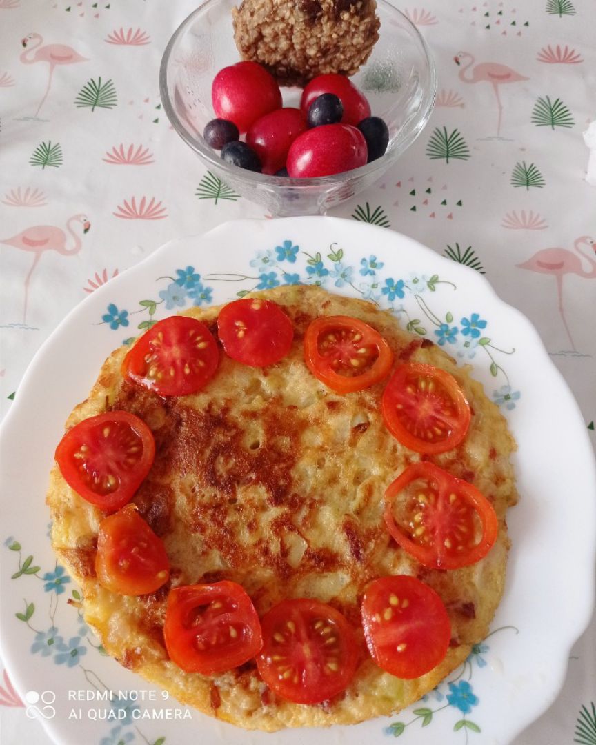 Tortilla de calabacín, cebolla y jamón Tortilla de calabacín, cebolla y jamón