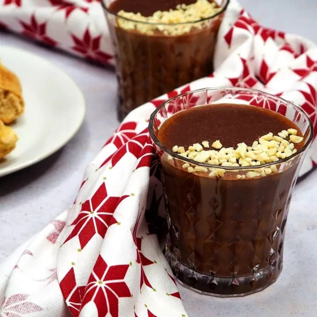 CHOCOLATE CALIENTE DE ALMENDRA CHOCOLATE CALIENTE DE ALMENDRA