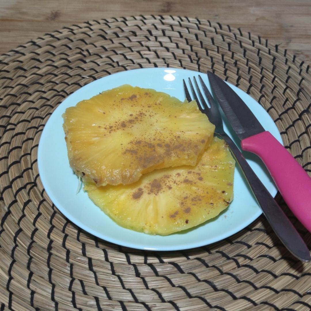 Piña con canela Piña con canela
