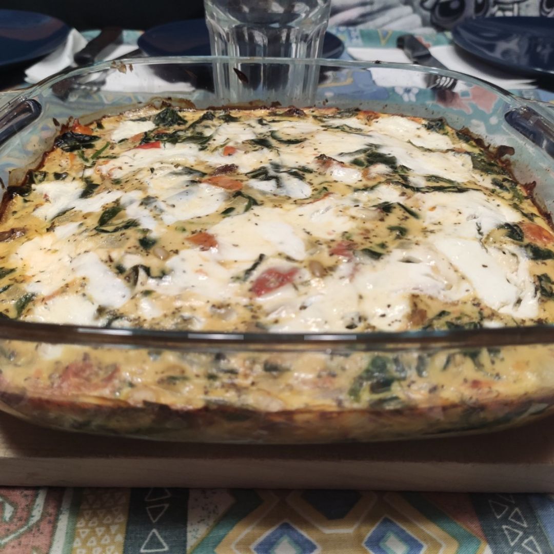Pastel de espinacas, tomate y cebolla Pastel de espinacas, tomate y cebolla