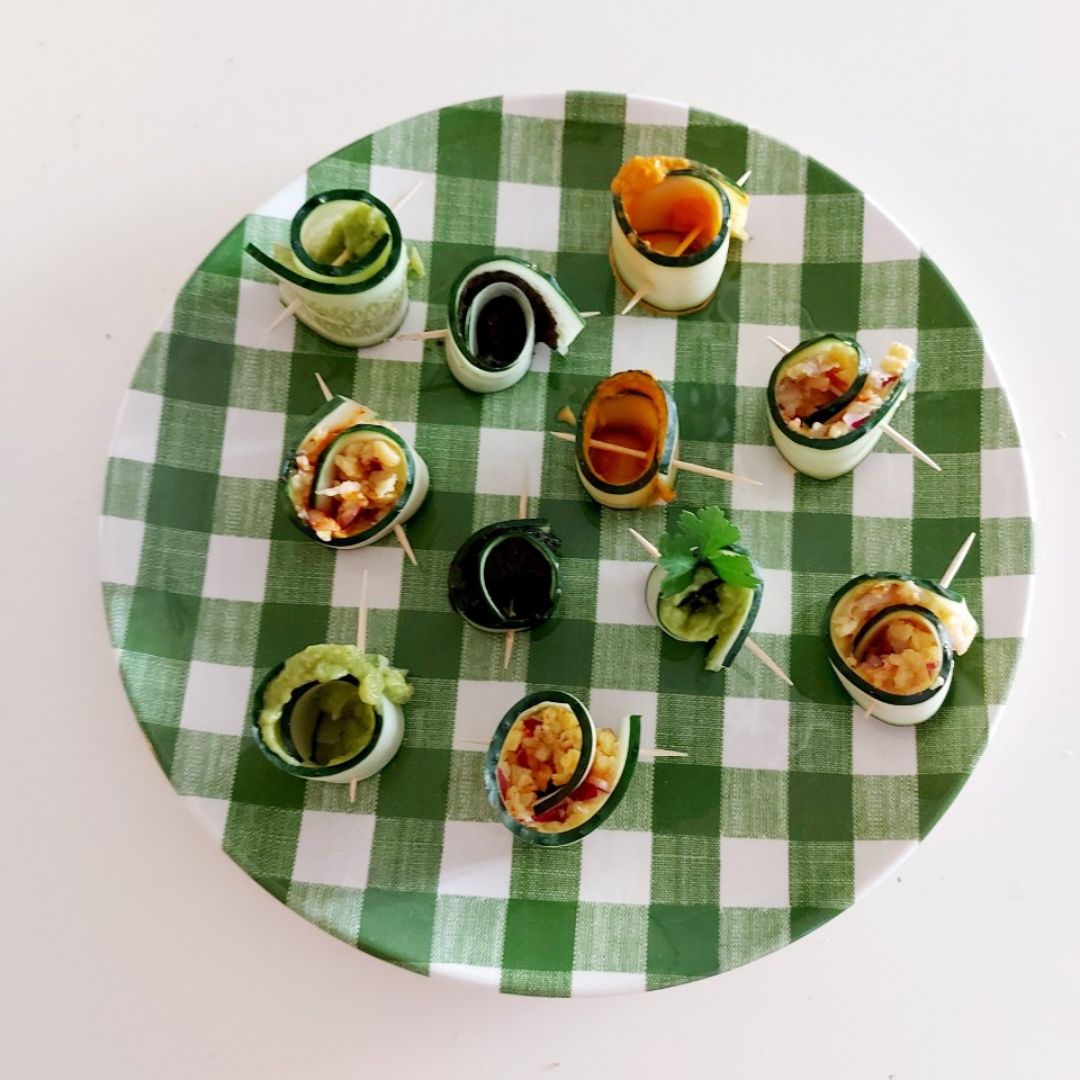 🥒🥒🥒Pepino relleno de hummus (olivada, pimientos asados, garbanzos y aguacate)🥒🥒🥒 🥒🥒🥒Pepino relleno de hummus (olivada, pimientos asados, garbanzos y aguacate)🥒🥒🥒