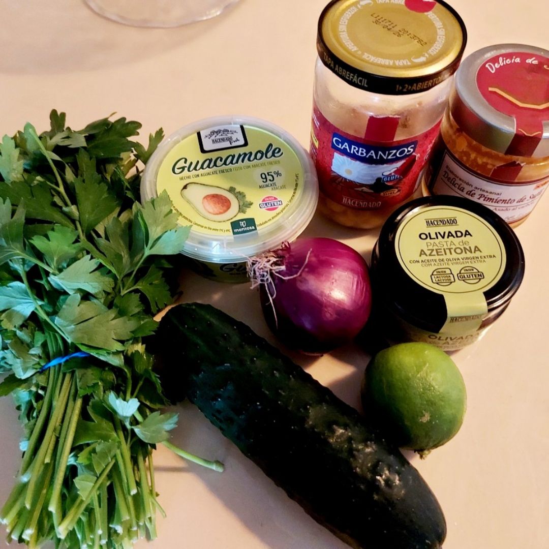 🥒🥒🥒Pepino relleno de hummus (olivada, pimientos asados, garbanzos y aguacate)🥒🥒🥒 Paso 0 🥒🥒🥒Pepino relleno de hummus (olivada, pimientos asados, garbanzos y aguacate)🥒🥒🥒 Paso 0