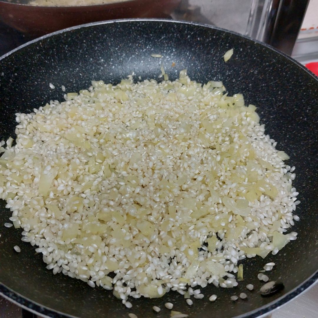 Risotto de pera y nueces 🍐 Paso 2 Risotto de pera y nueces 🍐 Paso 2
