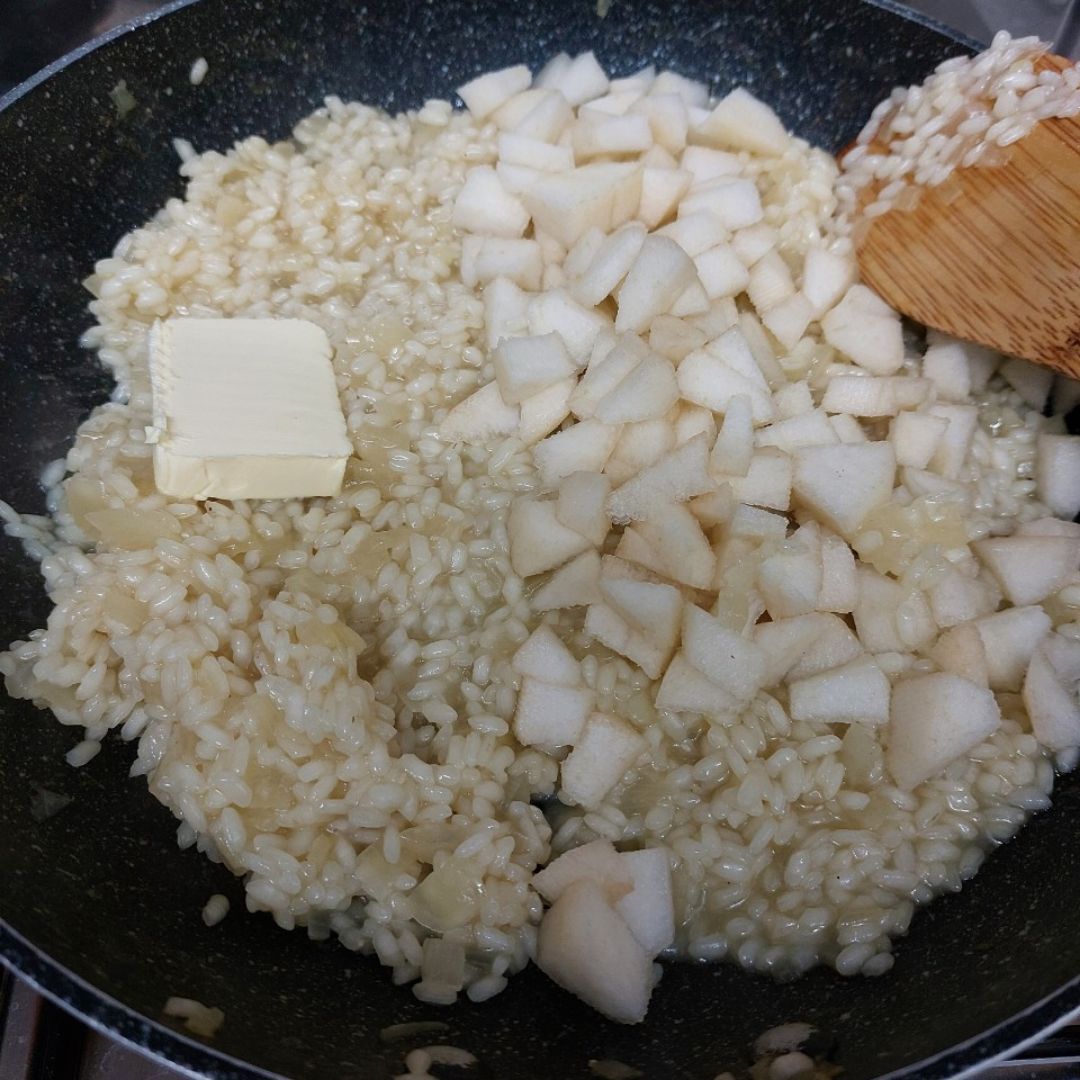 Risotto de pera y nueces 🍐 Paso 4 Risotto de pera y nueces 🍐 Paso 4