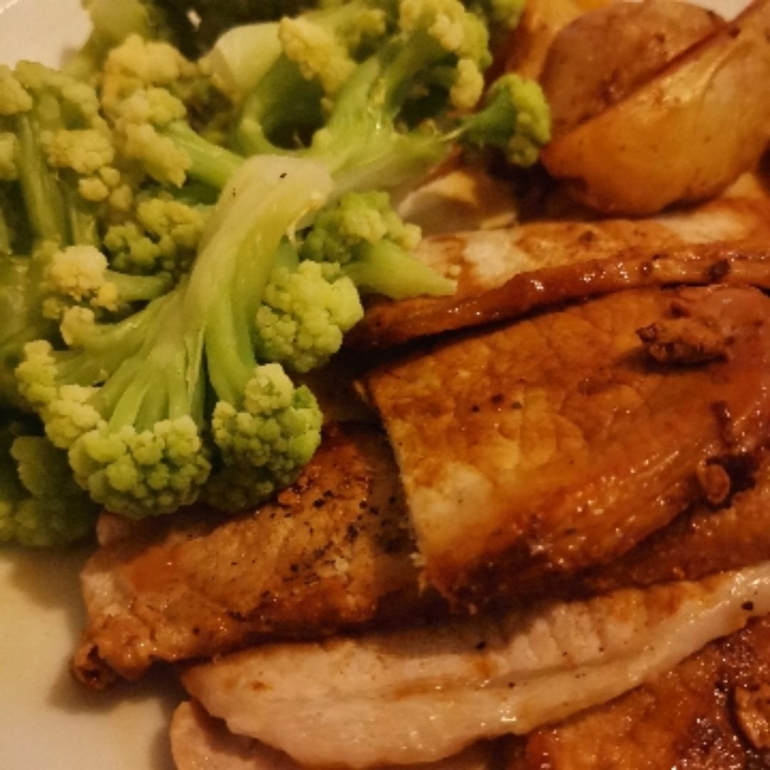 Lomo con patatas y brocoli Lomo con patatas y brocoli
