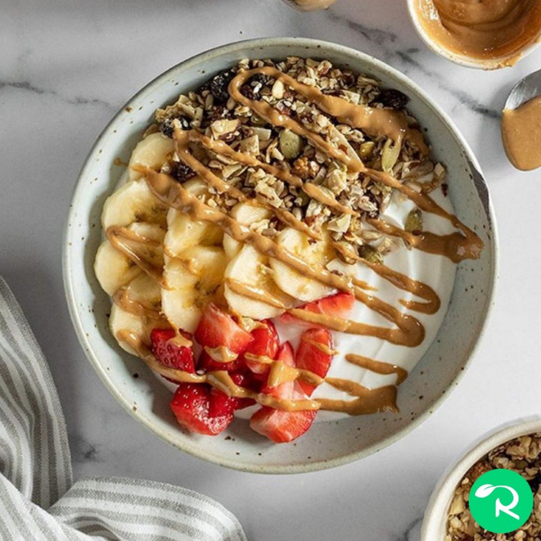 BOWL DE DESAYUNO CON CREMA DE 🥜 BOWL DE DESAYUNO CON CREMA DE 🥜