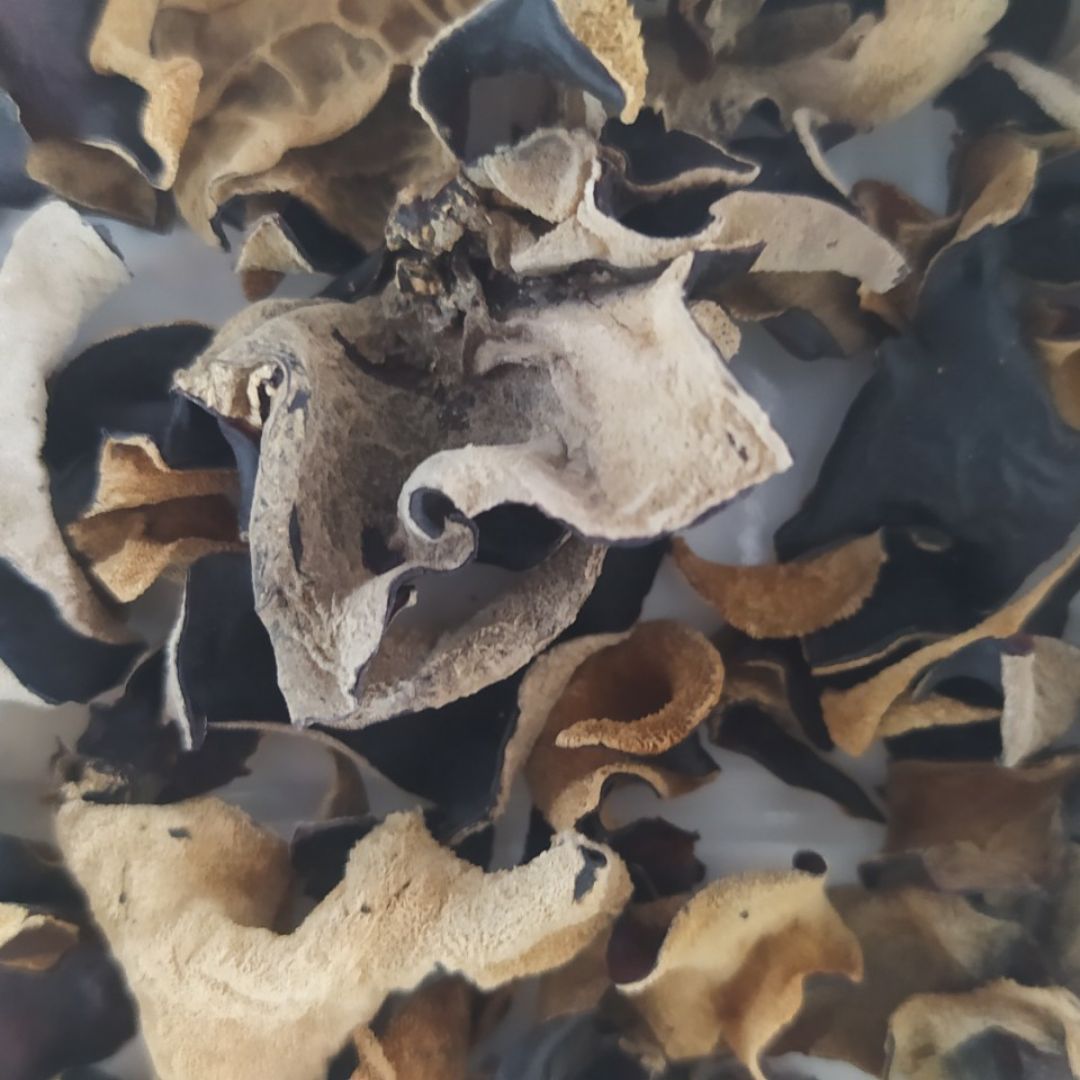 Salteado de coles de Bruselas, setas y cacahuetes con toque picante. Paso 0 Salteado de coles de Bruselas, setas y cacahuetes con toque picante. Paso 0