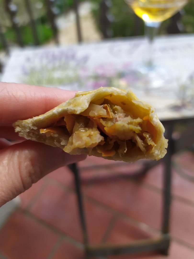 Empanadillas de col, zanahoria y nueces Empanadillas de col, zanahoria y nueces