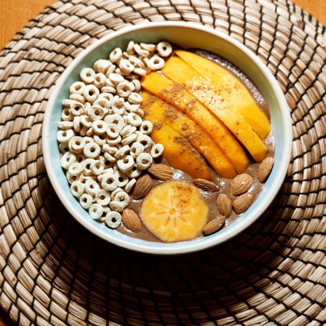 Natillas TOFU/ Caqui/ Chocolate + toppings: Mango/ Almendras/ Avena Crunchy Natillas TOFU/ Caqui/ Chocolate + toppings: Mango/ Almendras/ Avena Crunchy