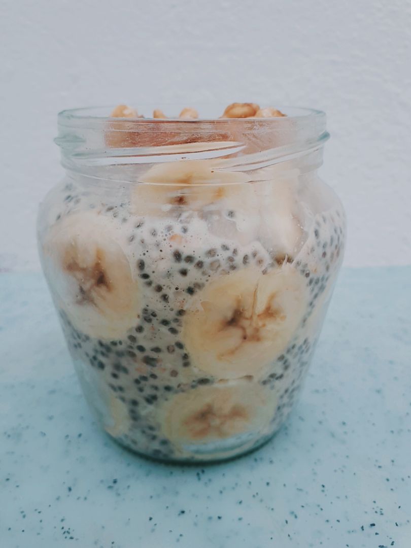 Gachas de avena, chía, canela y frutos secos Gachas de avena, chía, canela y frutos secos