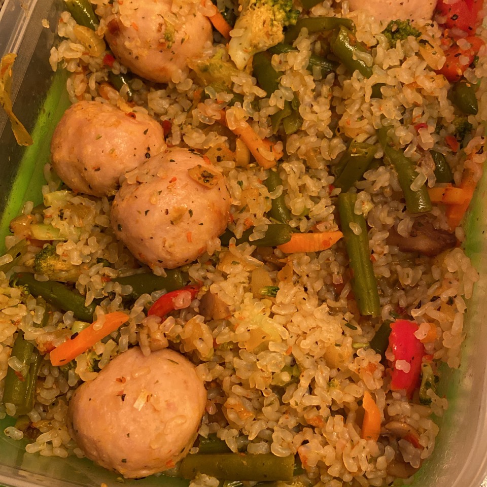 Arroz konjac con verduras y albóndigas Arroz konjac con verduras y albóndigas