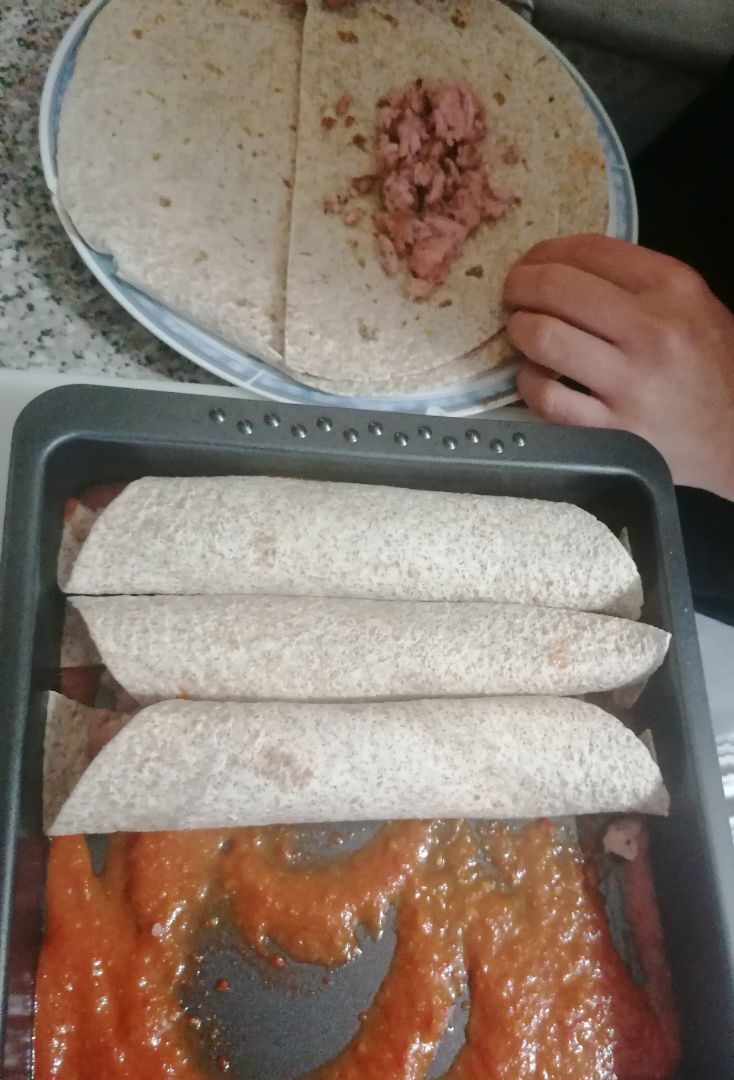 Enchiladas de picadillo de pollo en salsa roja🇲🇽 Paso 2 Enchiladas de picadillo de pollo en salsa roja🇲🇽 Paso 2