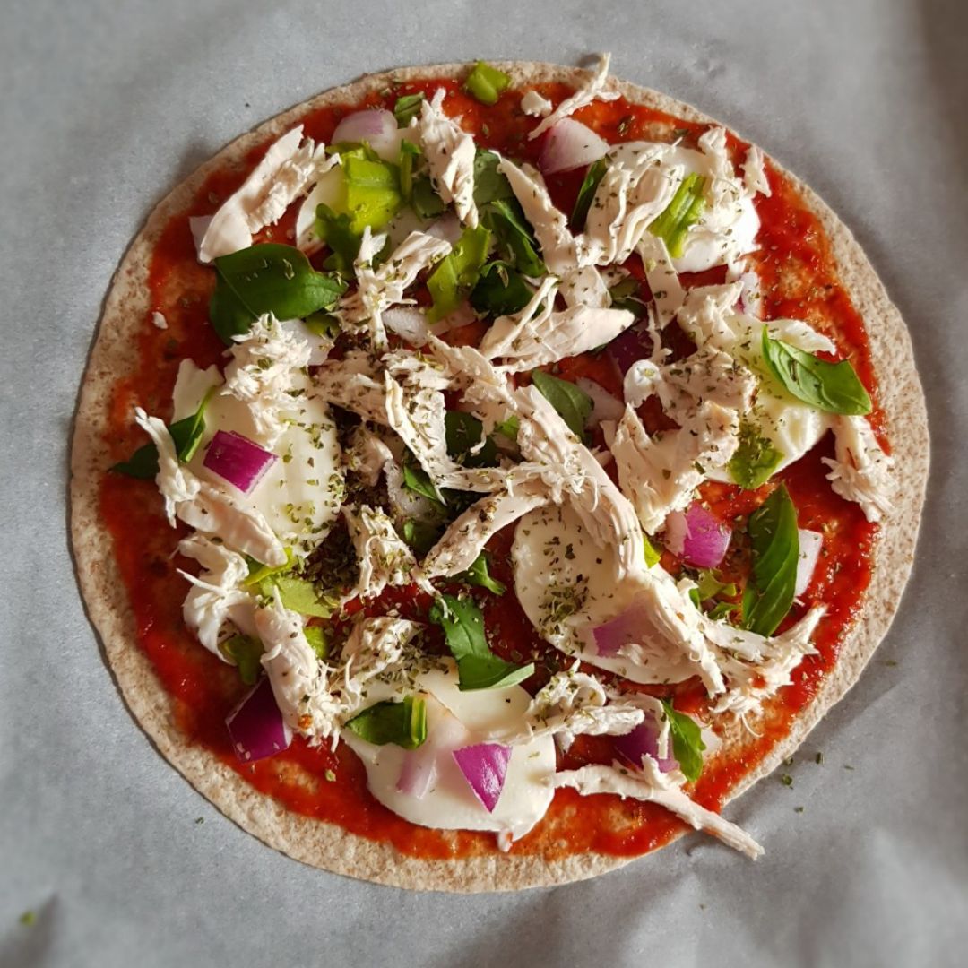 Pizza con base de wrap integral Paso 2 Pizza con base de wrap integral Paso 2