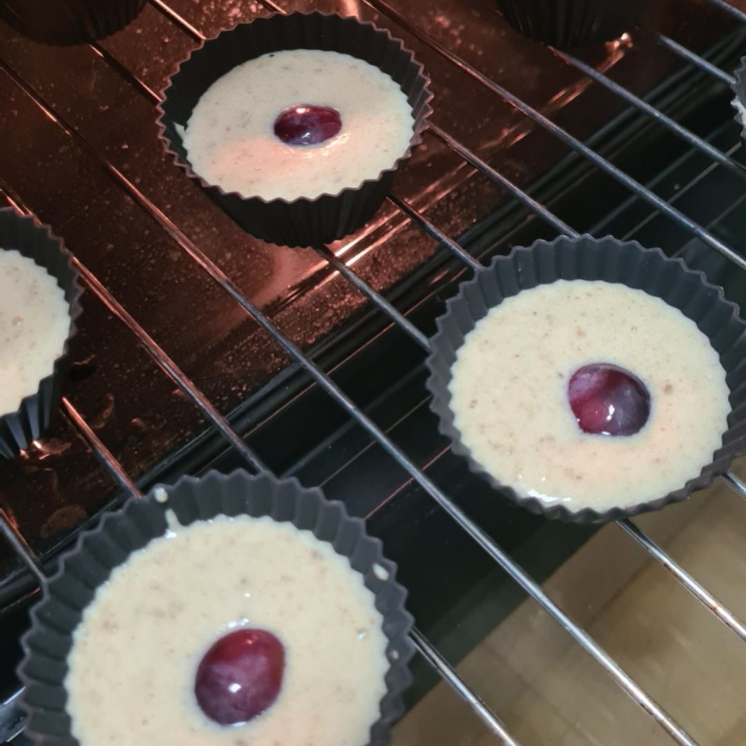 Muffins de yogur, limón y uvaStep 0