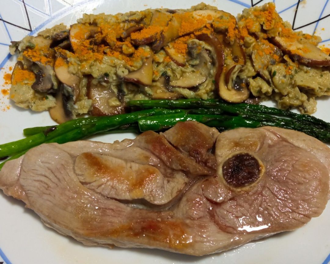 Chuleta de pavo con revuelto de setas portobelo Chuleta de pavo con revuelto de setas portobelo