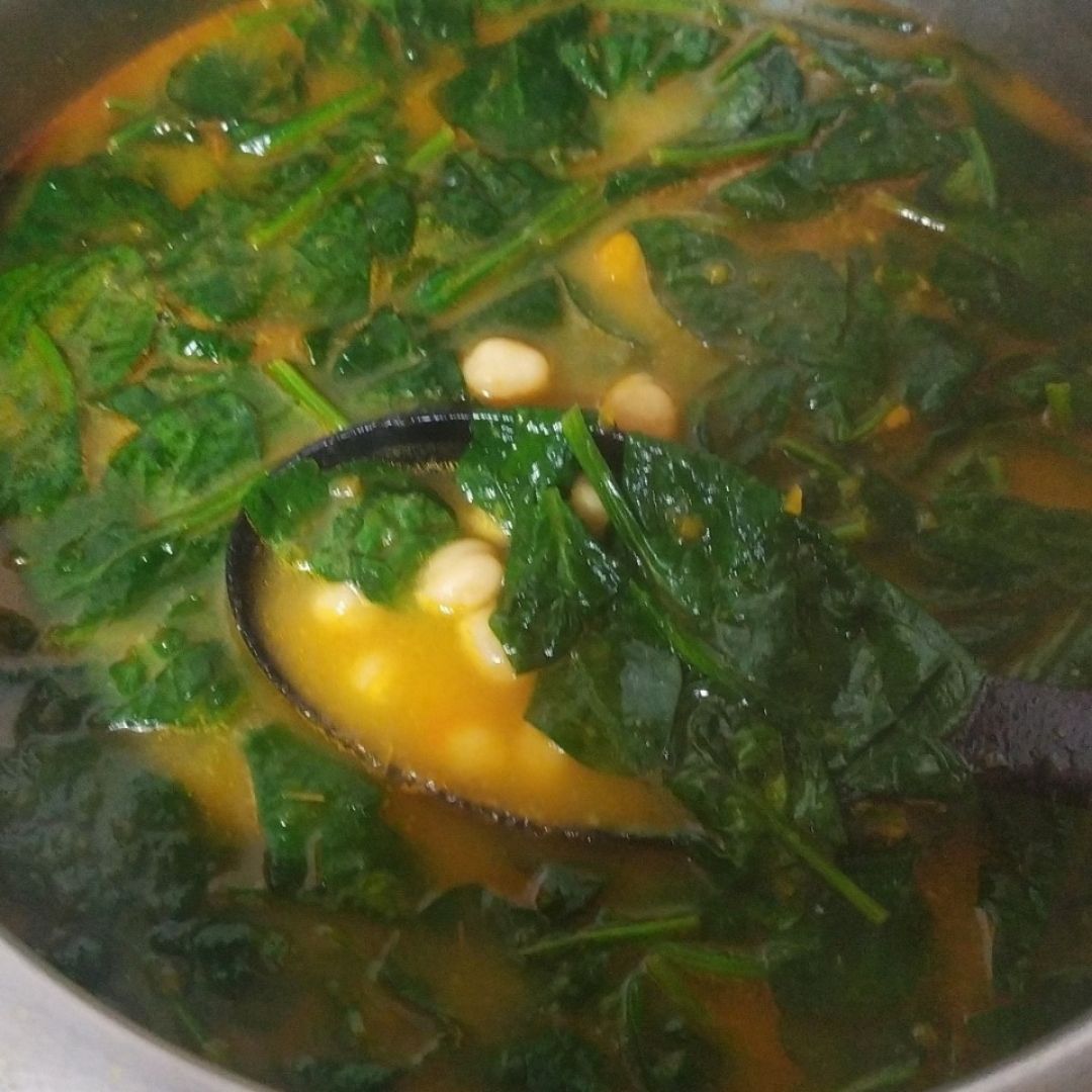 Potaje de garbanzos y espinacas Potaje de garbanzos y espinacas