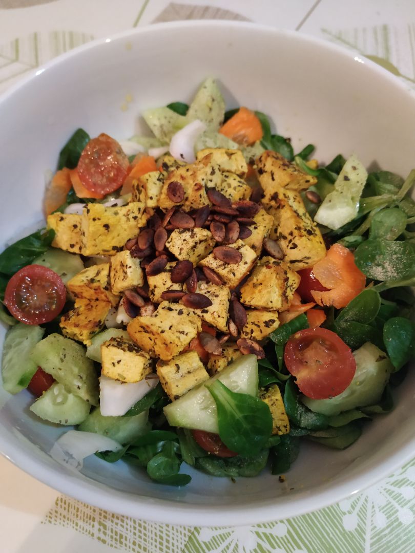 Ensalada Tofu y semillas calabaza