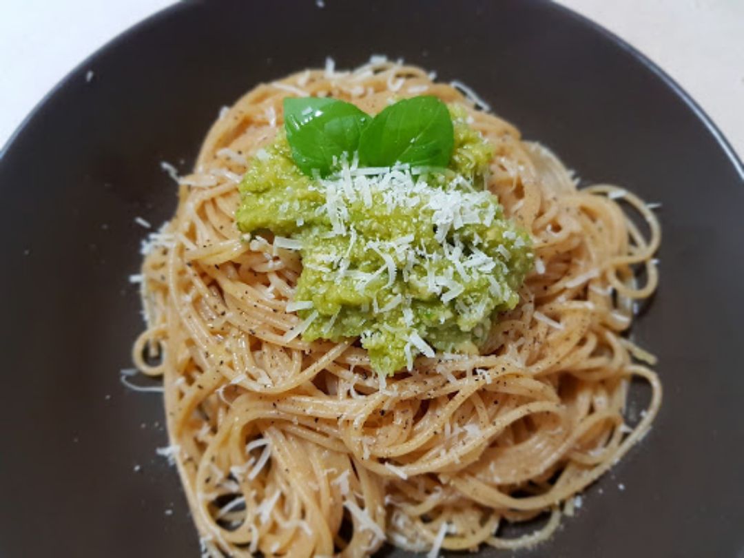 Espaguetis al pesto Espaguetis al pesto