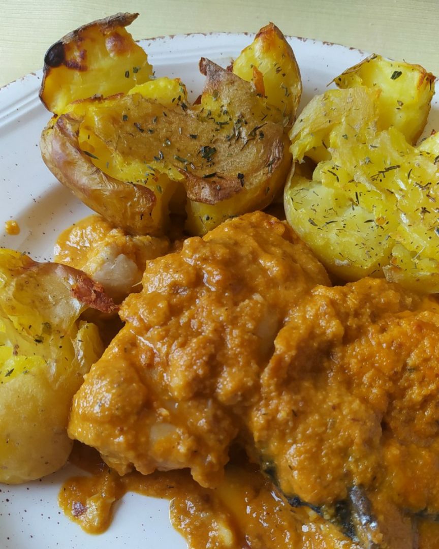 Merluza con salsa de almendra y patatas al horno🐟🥔 Merluza con salsa de almendra y patatas al horno🐟🥔
