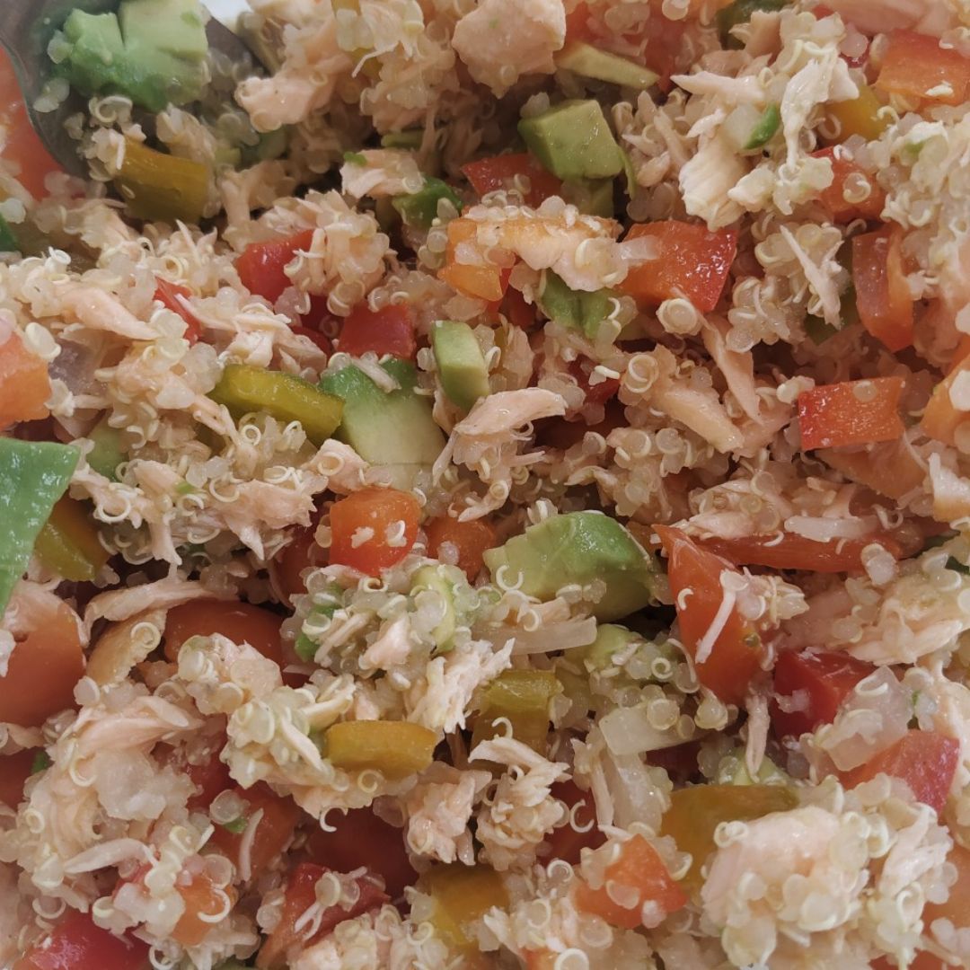 Ensalada de quinoa y Salmón Ensalada de quinoa y Salmón