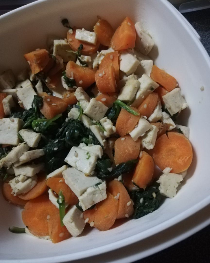 Tofu con espinacas al LEKUE Tofu con espinacas al LEKUE