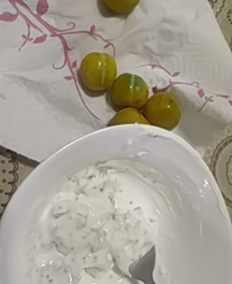 Yogurt con Chia y ciruelas Yogurt con Chia y ciruelas