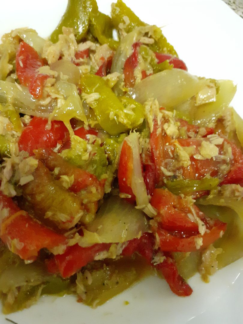 Pimientos asados con atún Pimientos asados con atún