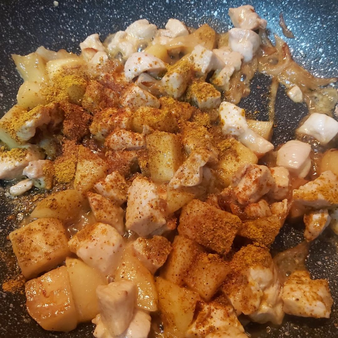 Pollo al curry con arroz integral.  Paso 3