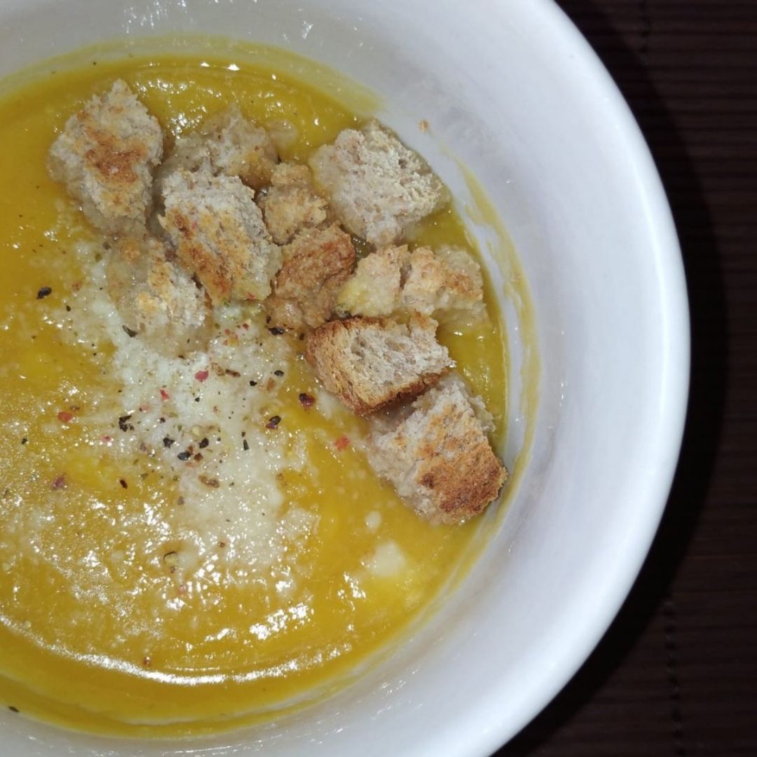 Crema de calabaza y parmesano Crema de calabaza y parmesano