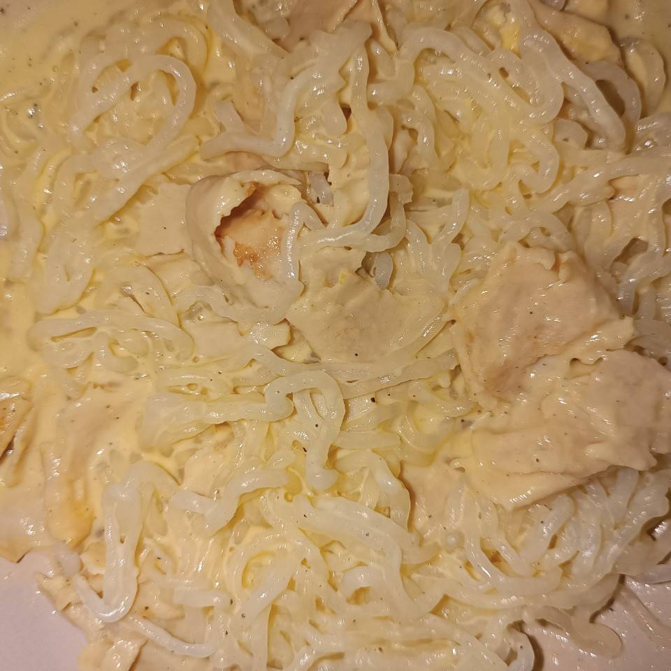 CARBONARA CON PASTA KONJAC CARBONARA CON PASTA KONJAC