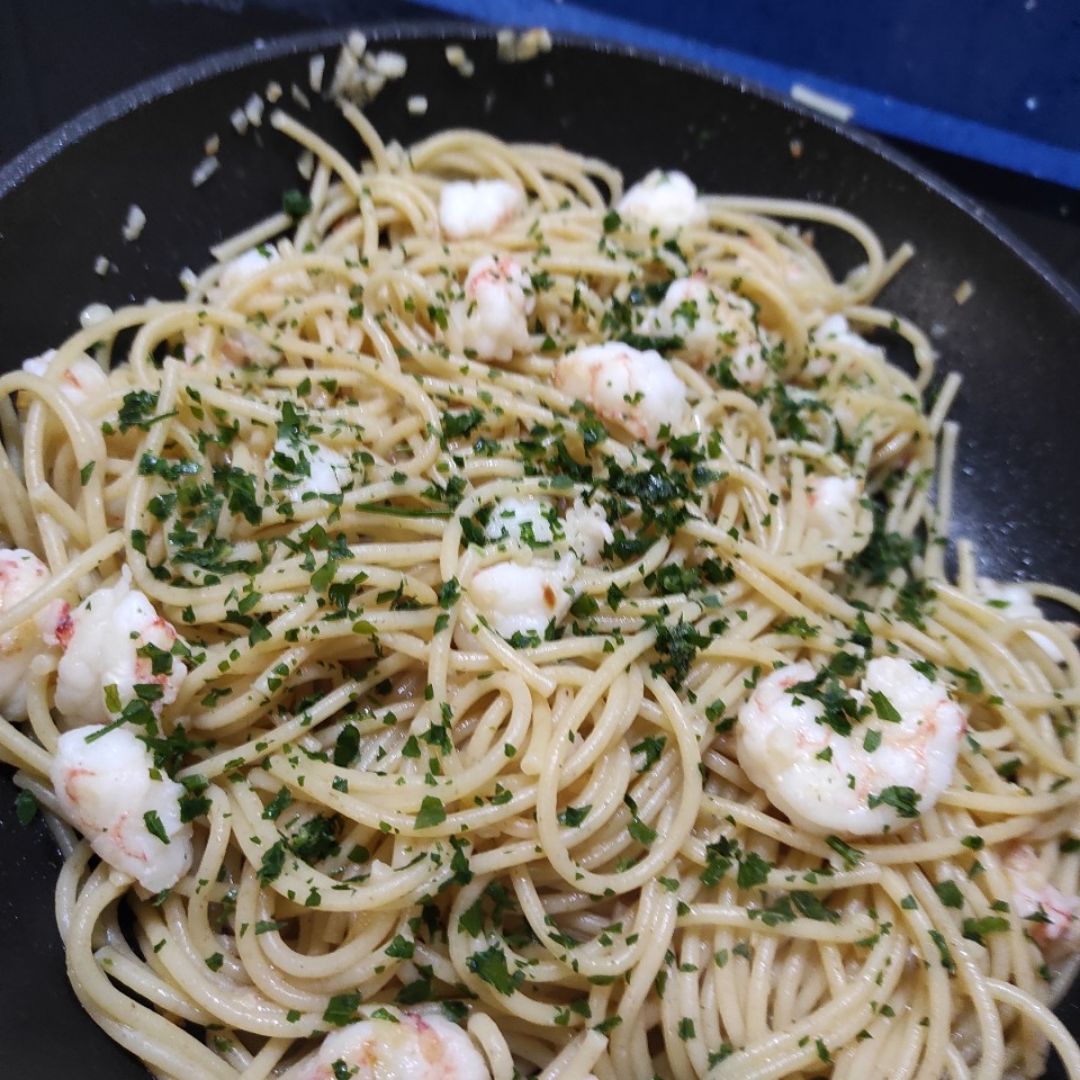 Spaghetti integrales con gambas al ajillo