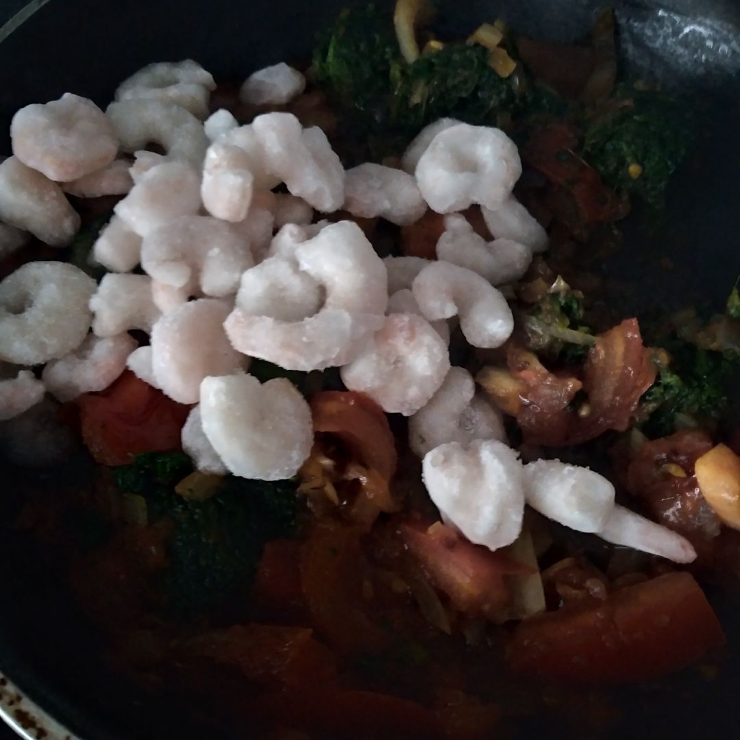 Penne rigate con espinacas y gambas Paso 2 Penne rigate con espinacas y gambas Paso 2