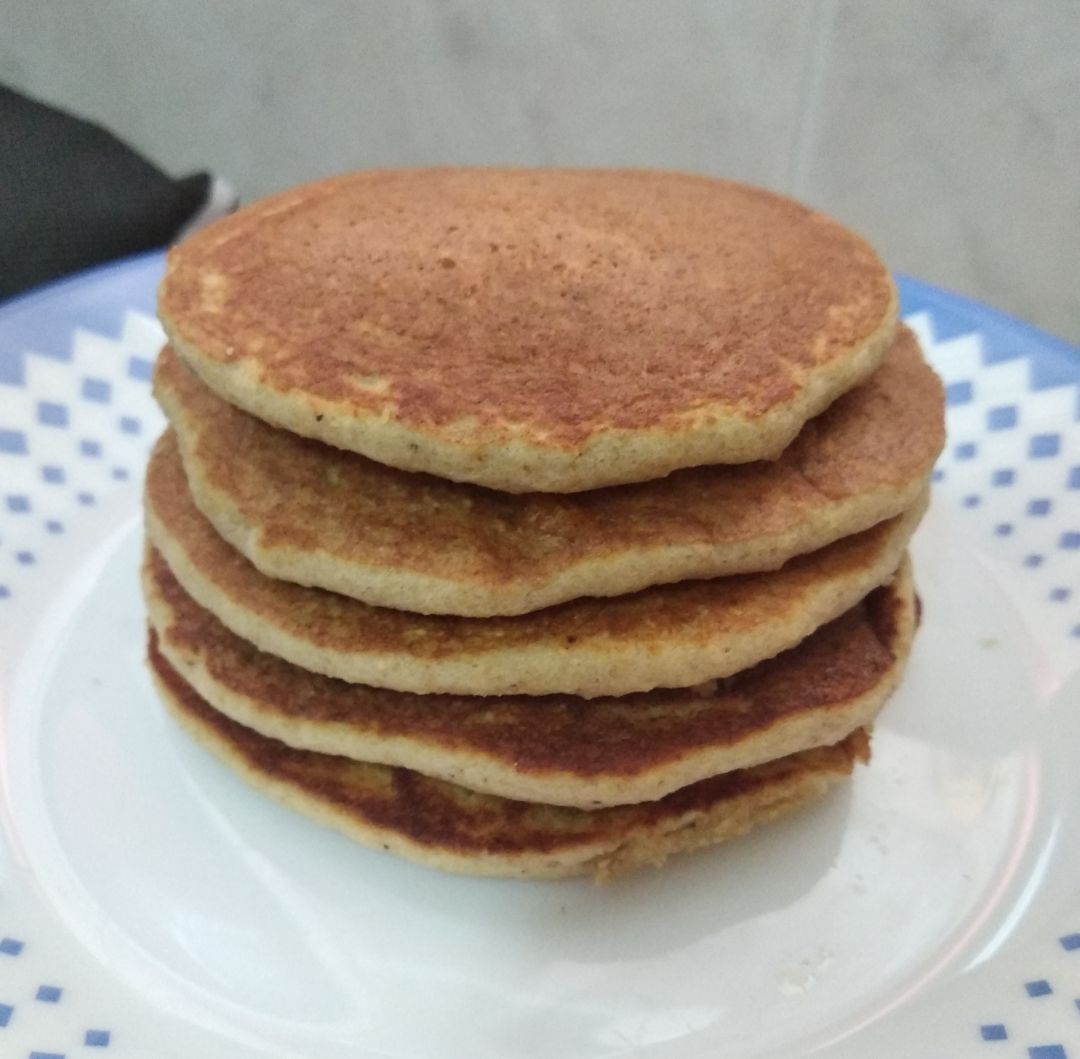 Tortitas de avena y plátano (no vegan) Tortitas de avena y plátano (no vegan)