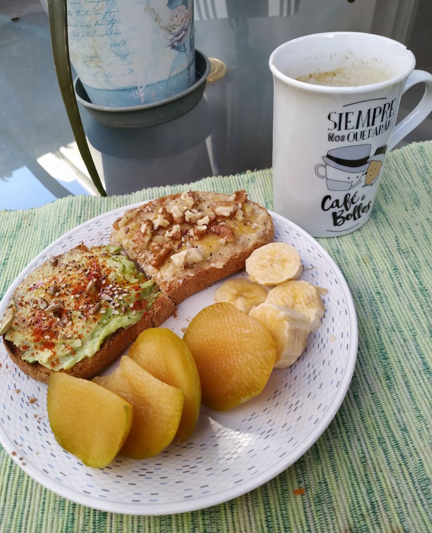 Tostadas de aguacate y plátano 🥑🍌