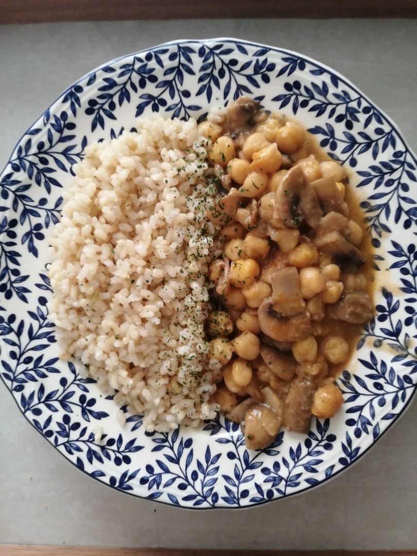 Garbanzos con champiñones y arroz