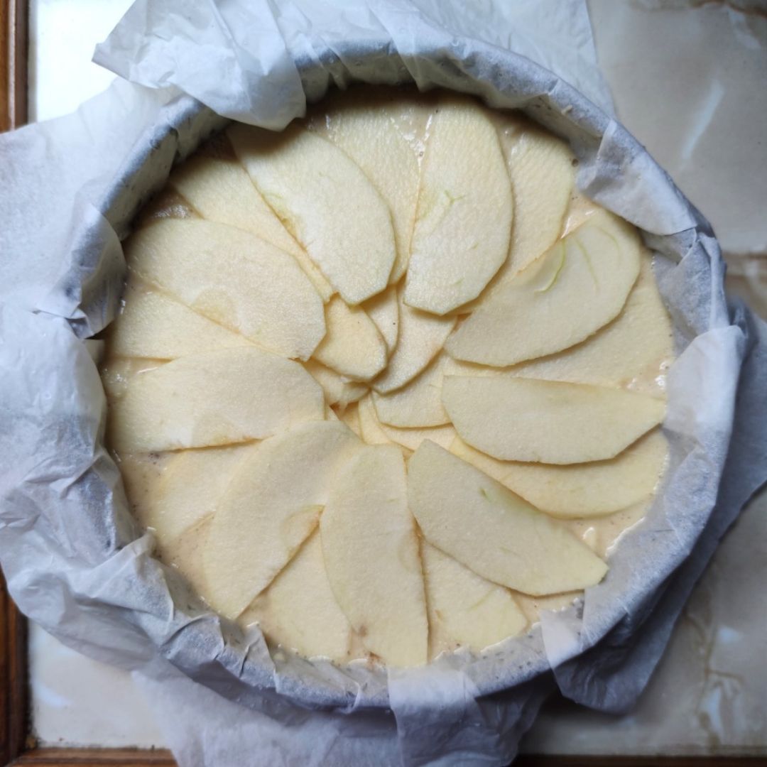 Tarta jugosa de manzana 🍎 Paso 4 Tarta jugosa de manzana 🍎 Paso 4