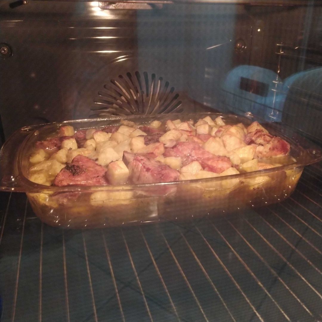 Pollo al horno, con o sin papas, aquí al gusto🤷♀️ Paso 3 Pollo al horno, con o sin papas, aquí al gusto🤷♀️ Paso 3