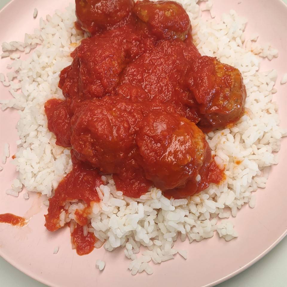 rice with meatballs and tomatoe rice with meatballs and tomatoe