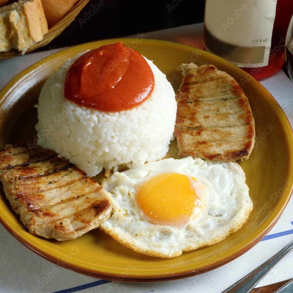 arroz con filetes de lomo y huevo arroz con filetes de lomo y huevo