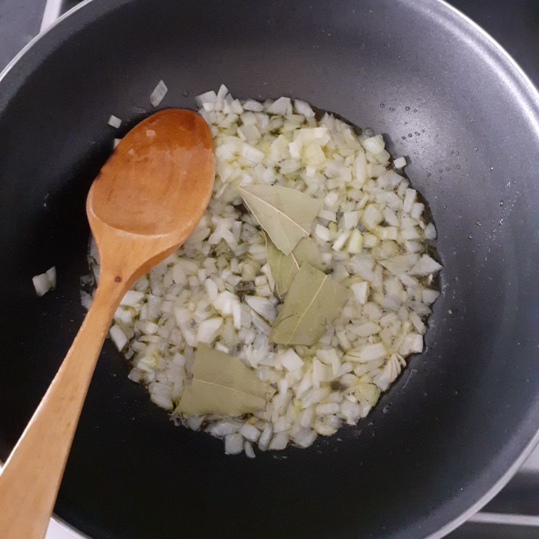Champiñones en salsa, fácil y riquísima 😋 Paso 2 Champiñones en salsa, fácil y riquísima 😋 Paso 2