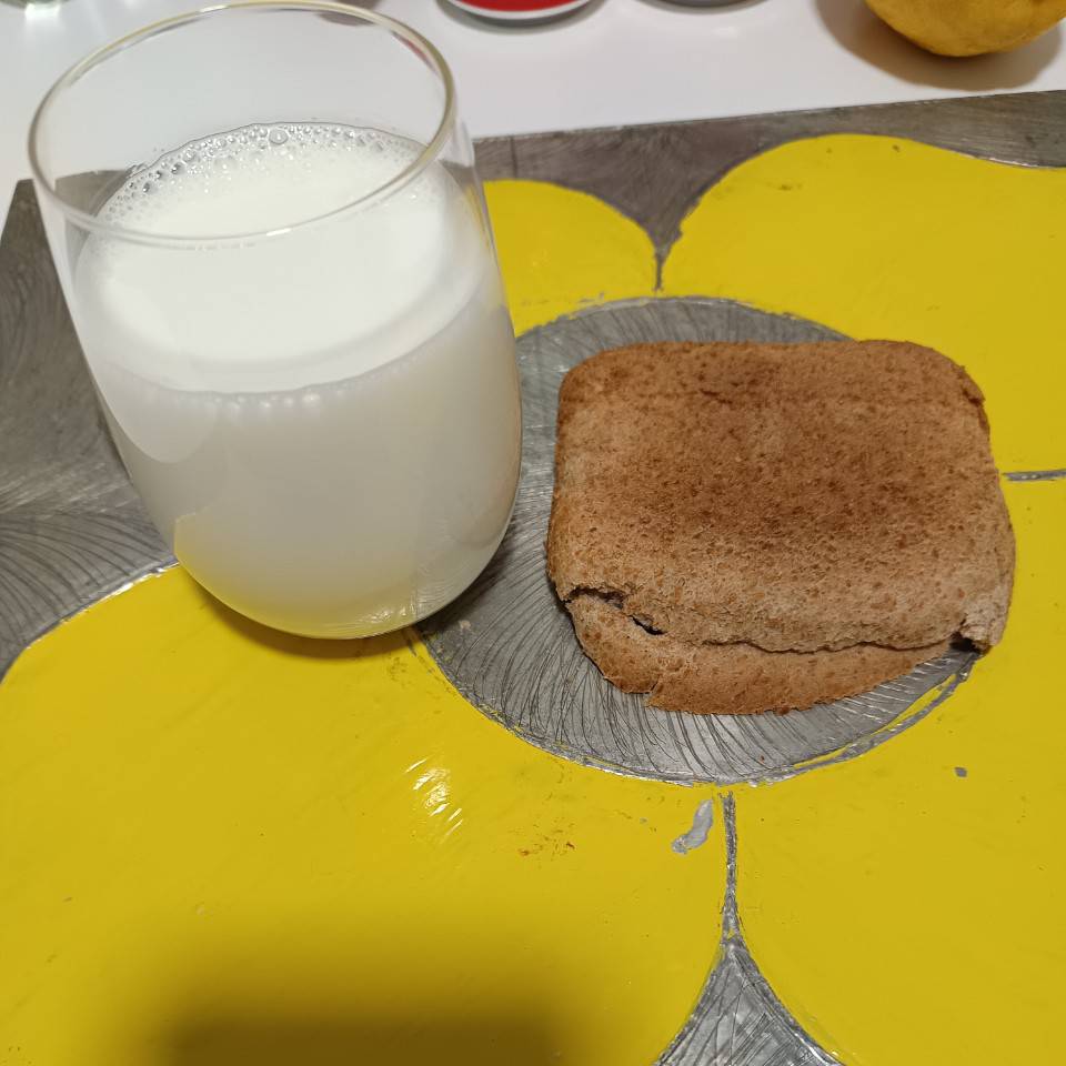Leche y pan Leche y pan