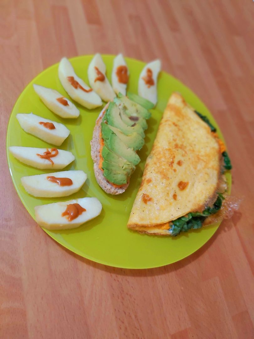 Desayuno completito y saludable de tortilla Desayuno completito y saludable de tortilla