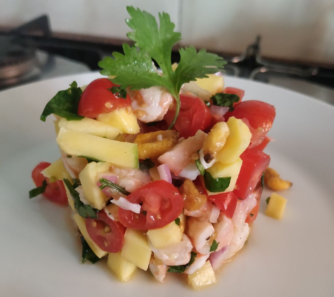 Ceviche de langostinos cocidos y mango Ceviche de langostinos cocidos y mango